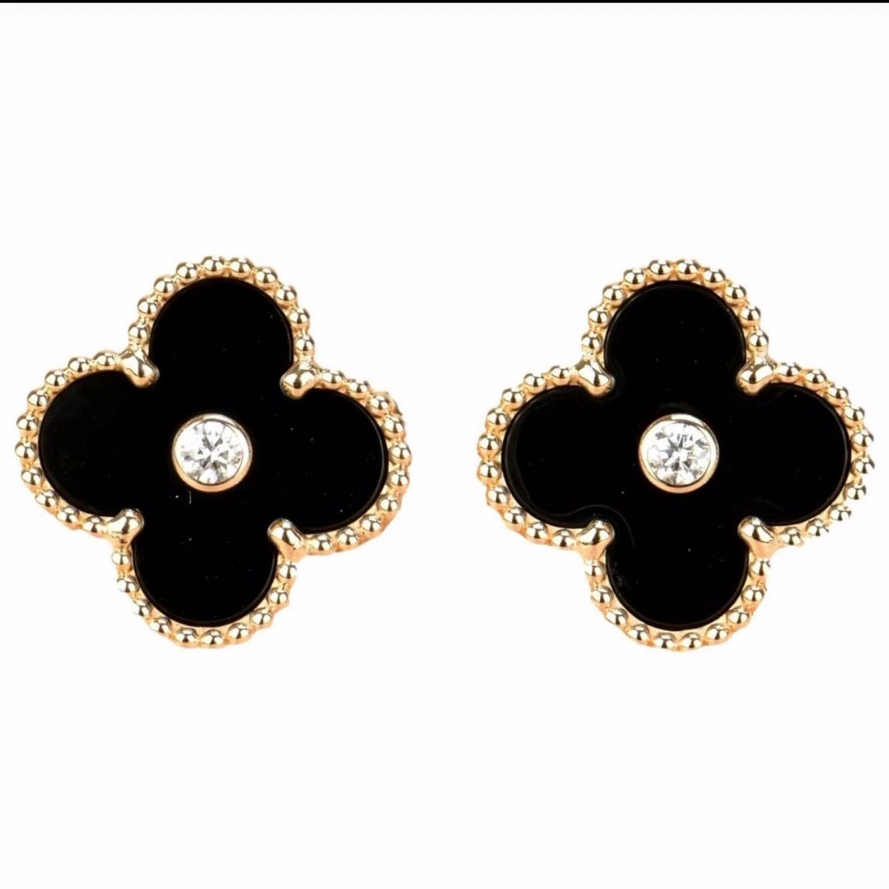 Bella Clover Stude Gold Plated